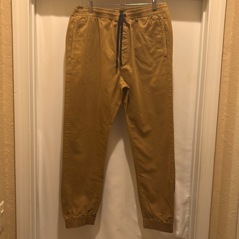 Gently Worn American Eagle Men’s Khaki Joggers Size Medium